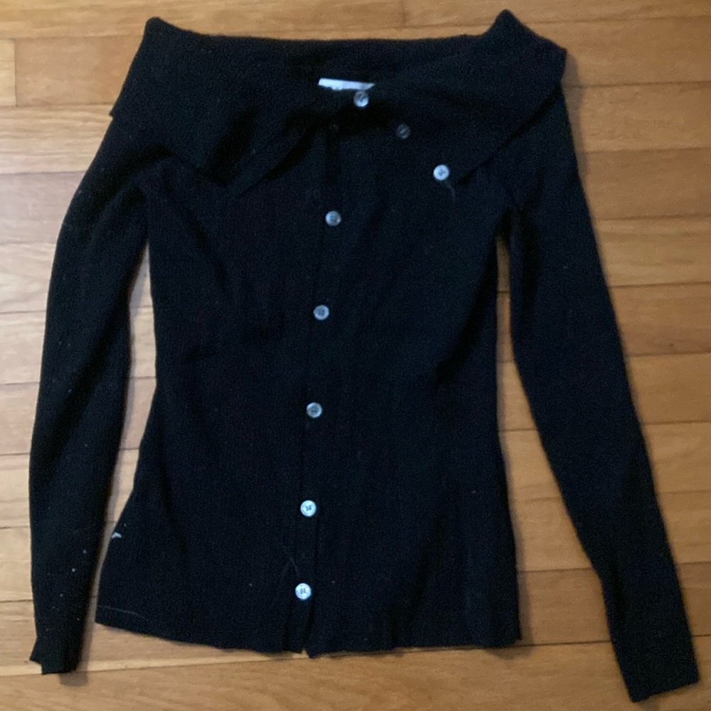Frame Chic Black Off-Shoulder Button-Up Top